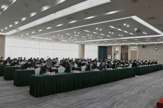 365英国上市集团、温泉集团举办贯彻落实市第十三次党代会精神宣讲报告会(图3)