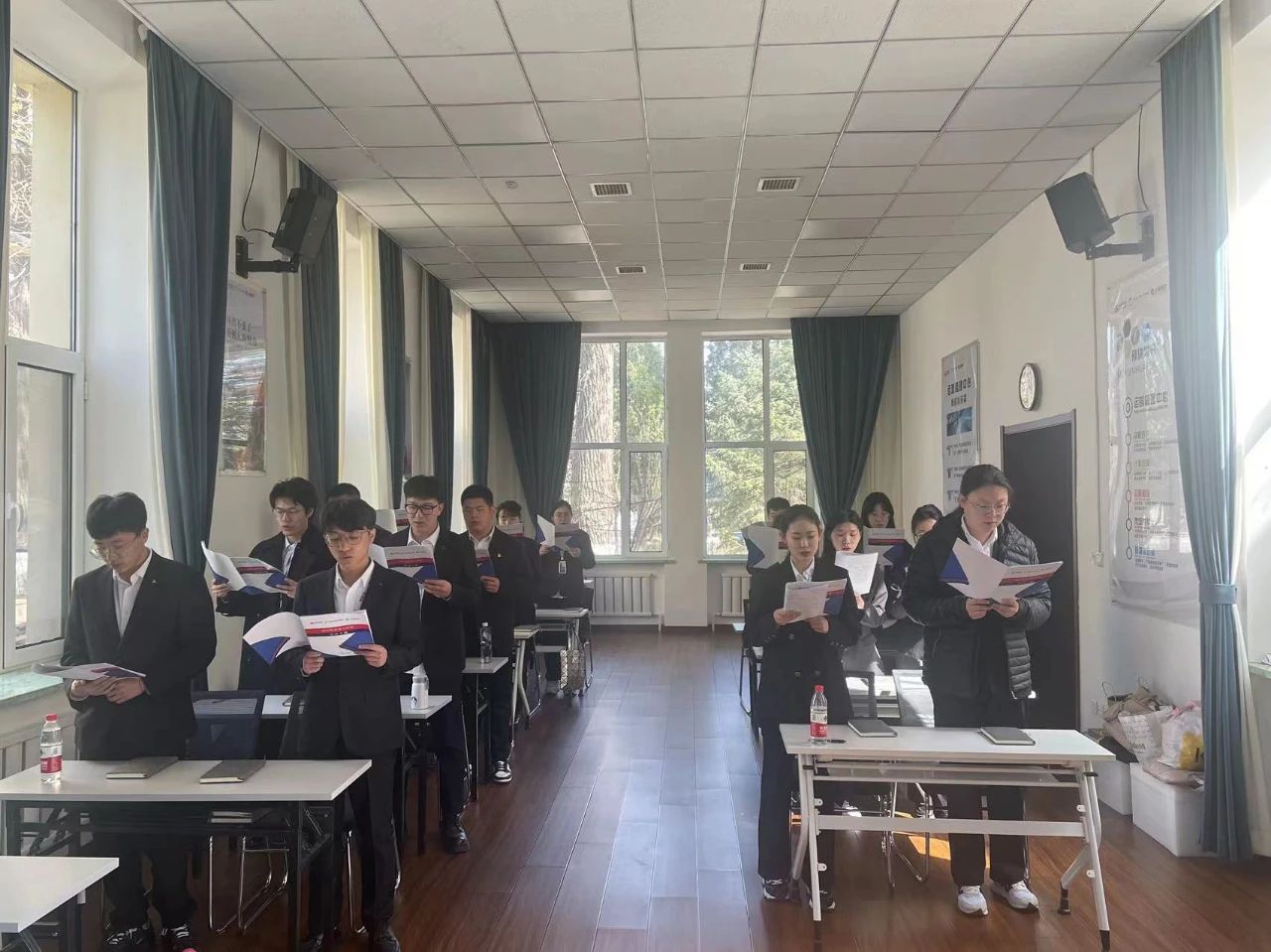 学习新知识，感悟新内涵——365英国上市集团、温泉集团、公服集团新生培训迎来阶段性成果